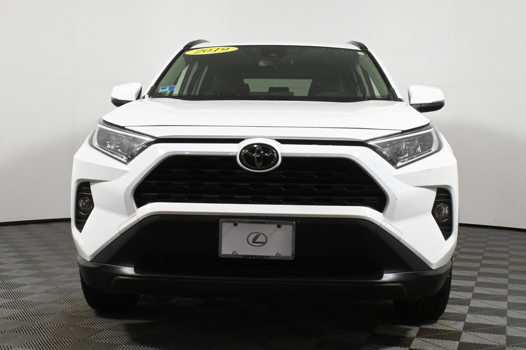 2019 Toyota RAV4 XLE 11