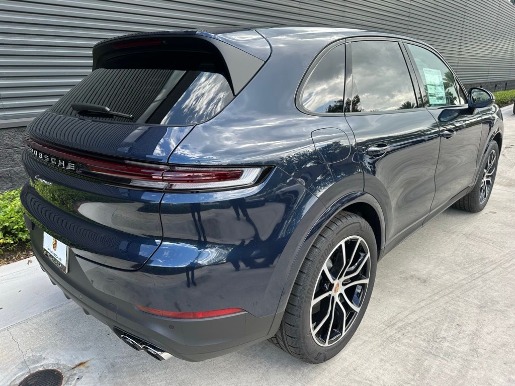 Thumbnail: 2025 Porsche Cayenne - 9