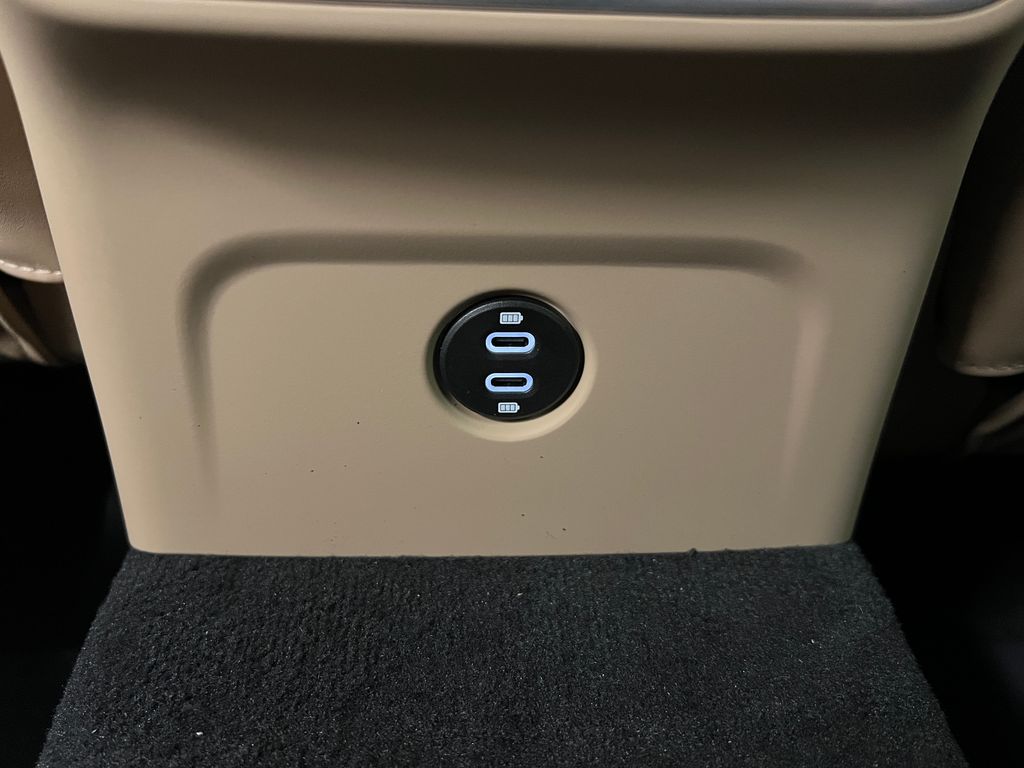 Thumbnail: 2026 Porsche Macan - 31