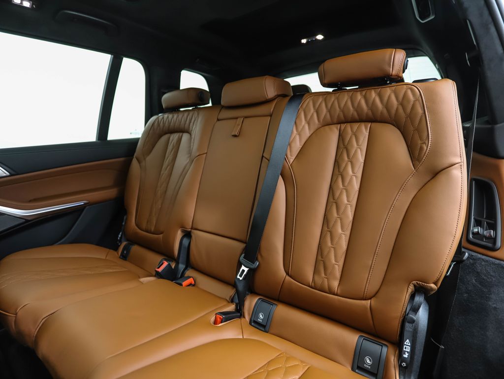 Thumbnail: 2026 BMW X7 - 24