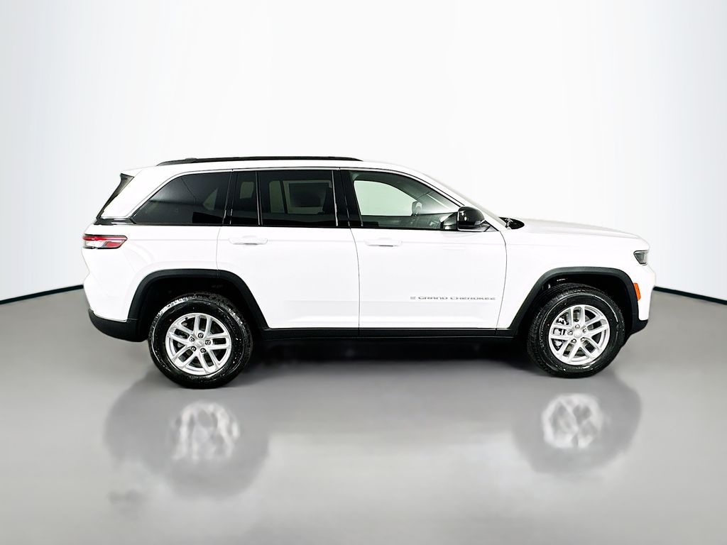 New 2026 White/off-white Jeep Laredo X image 8