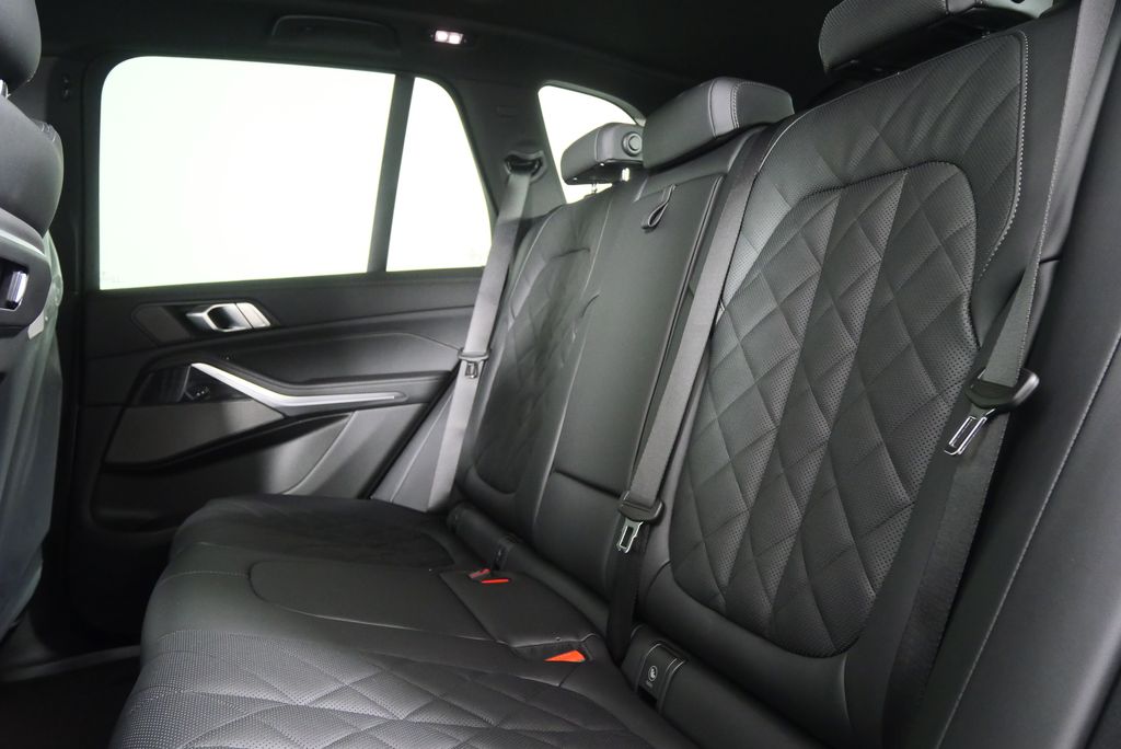 Thumbnail: 2026 BMW X5 - 16