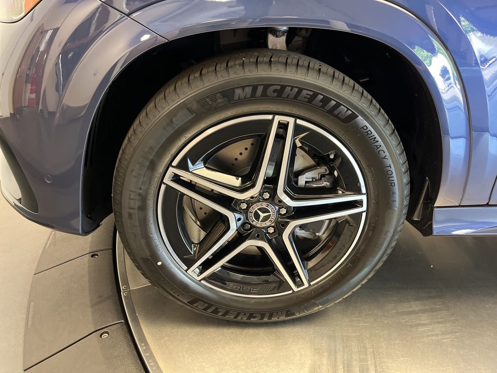 Thumbnail: 2026 Mercedes-Benz GLE - 10