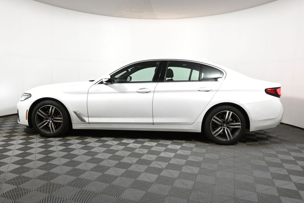 Thumbnail: 2022 BMW 5 Series - 2