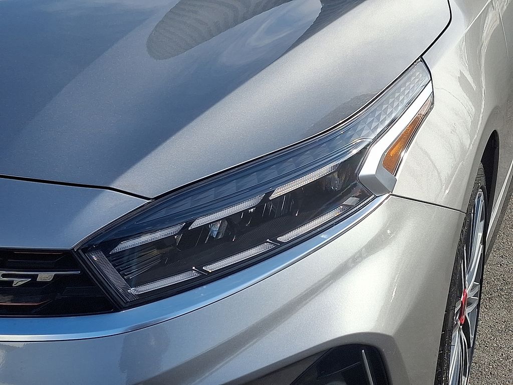 Thumbnail: 2024 Kia Forte - 9