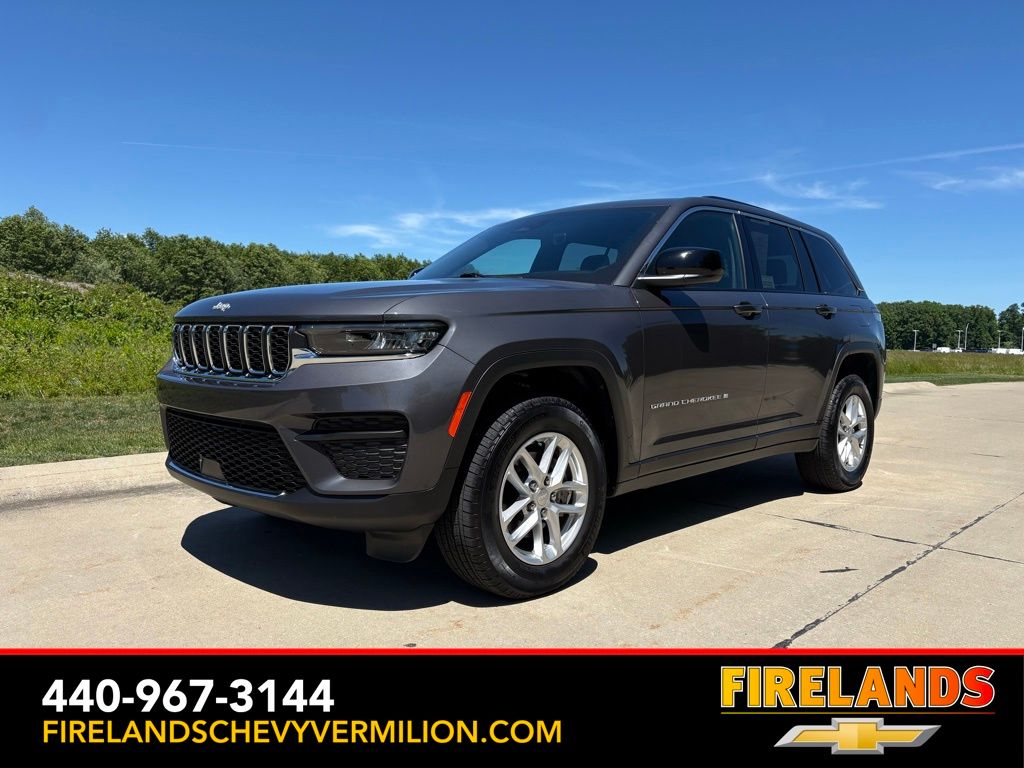Baltic Gray Metallic Clearcoat 2025 Jeep Grand Cherokee SUV / Crossover Four-Wheel Drive 8-Speed Automatic