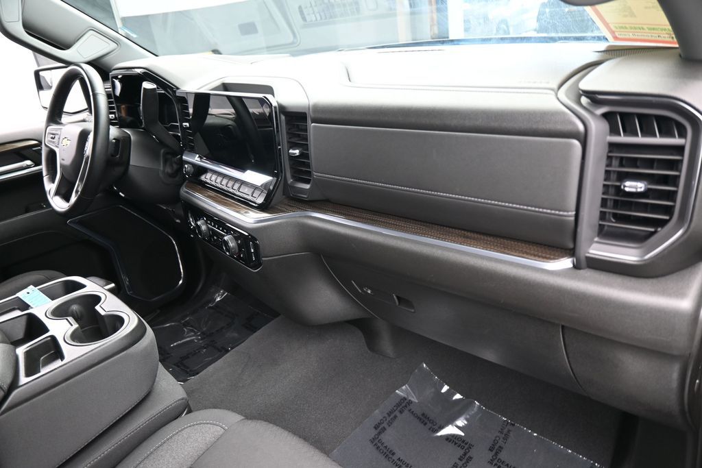 Used 2024 Black Chevrolet LT image 41