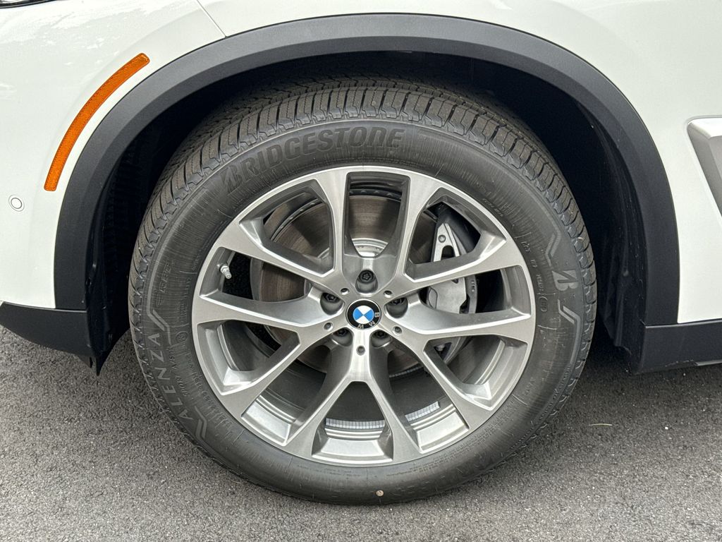 Thumbnail: 2026 BMW X5 - 10