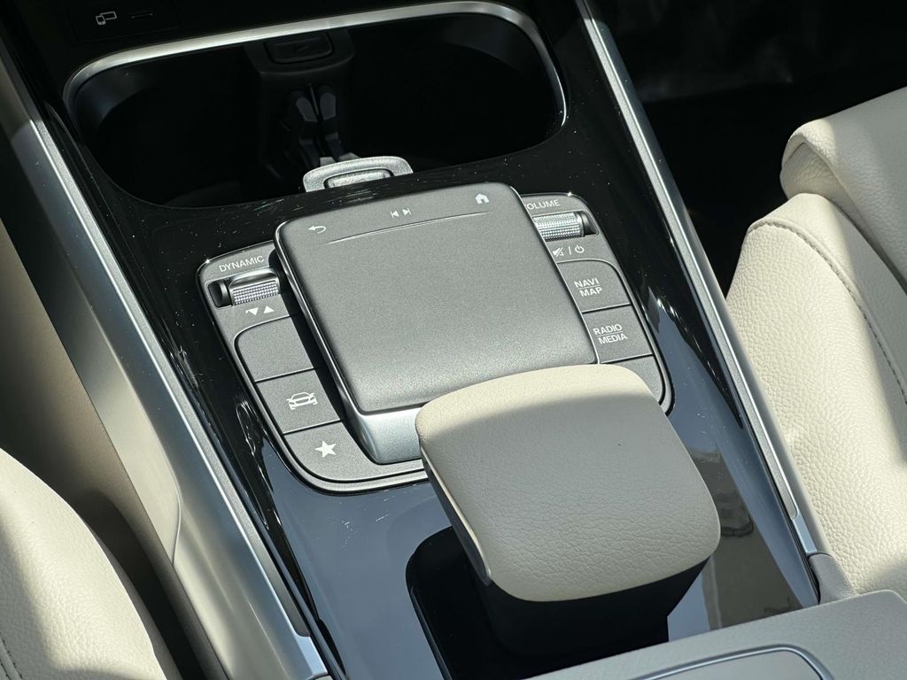 2021 Mercedes-Benz GLB 250 13