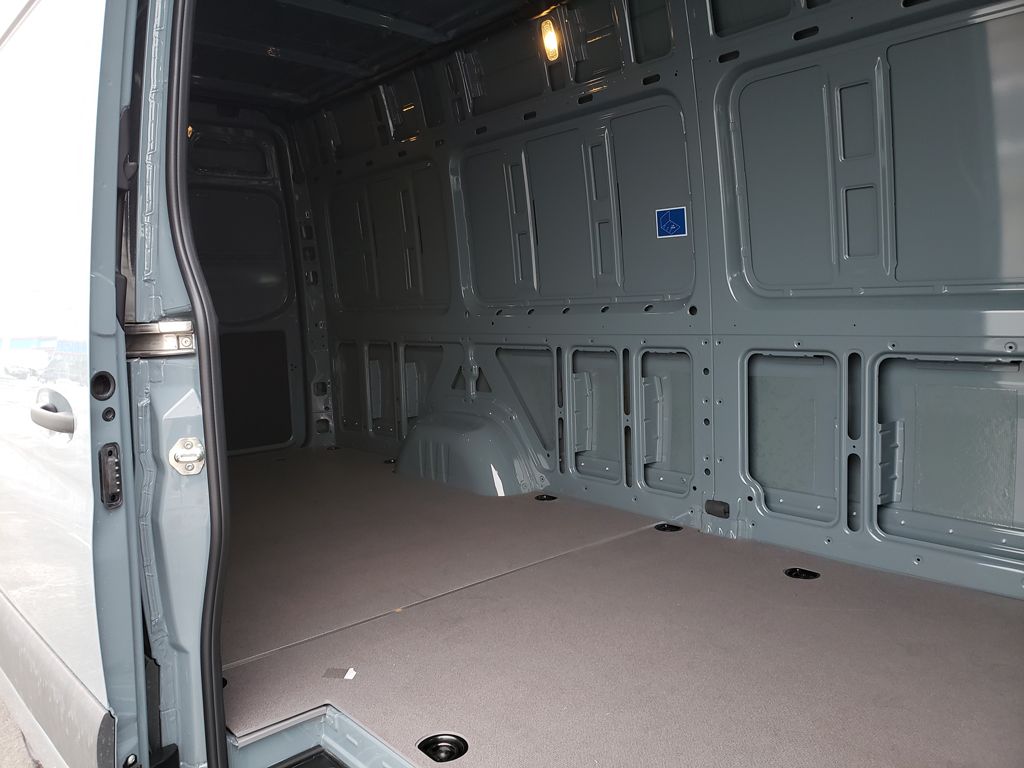 Thumbnail: 2026 Mercedes-Benz Sprinter - 13