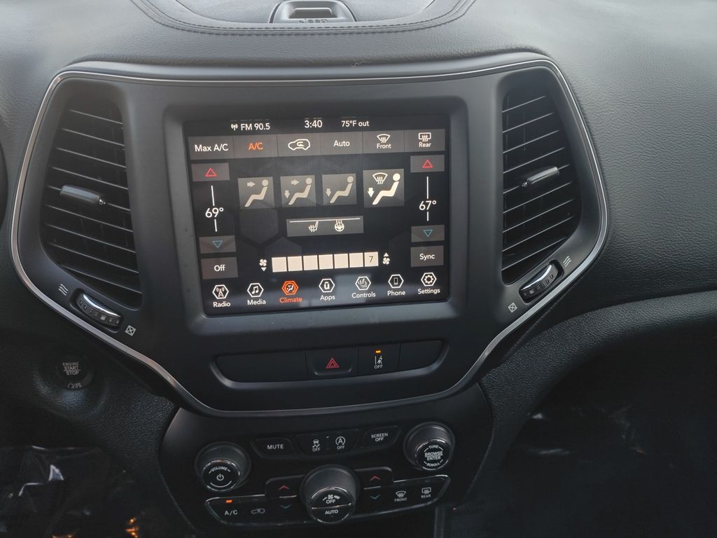 Used Car 2022 Jeep Cherokee  Latitude Lux For Sale Under $25,000 In Austin, Texas