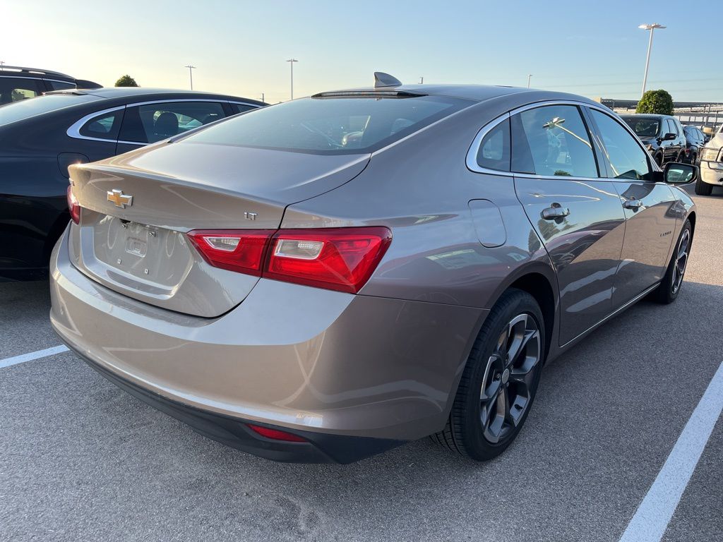 Thumbnail: 2023 Chevrolet Malibu - 3