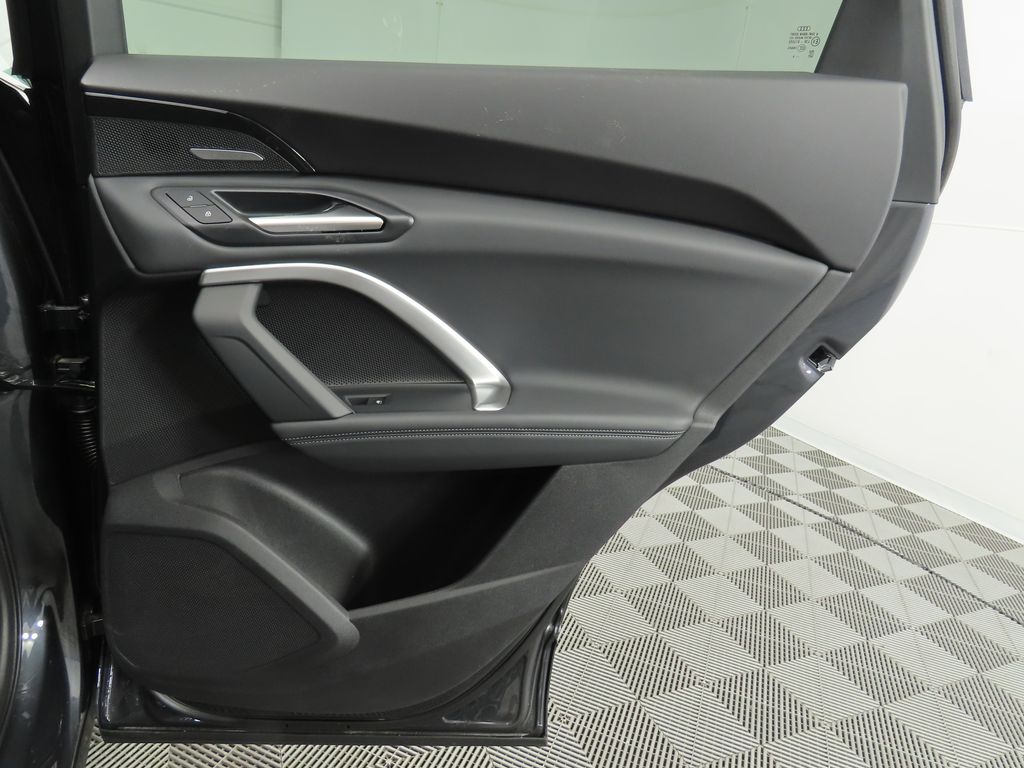 Thumbnail: 2025 Audi Q5 - 29
