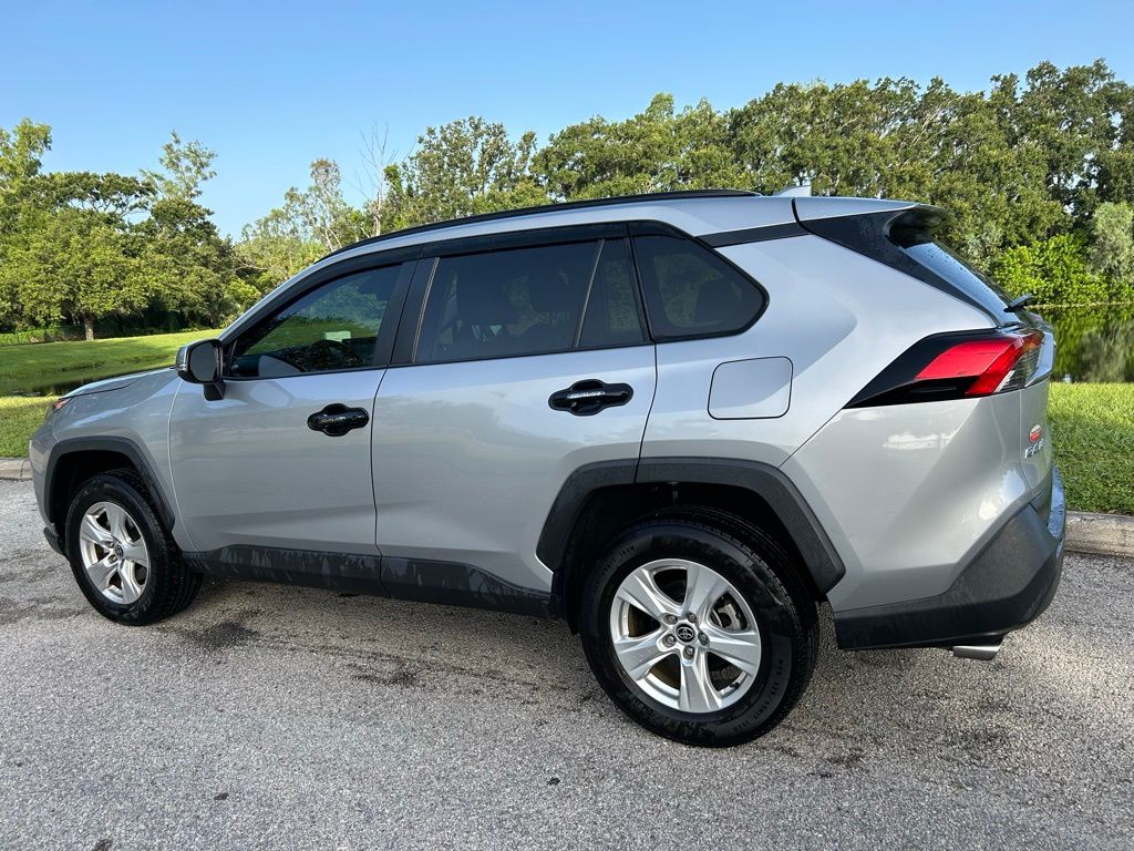 Thumbnail: 2021 Toyota RAV4 - 3
