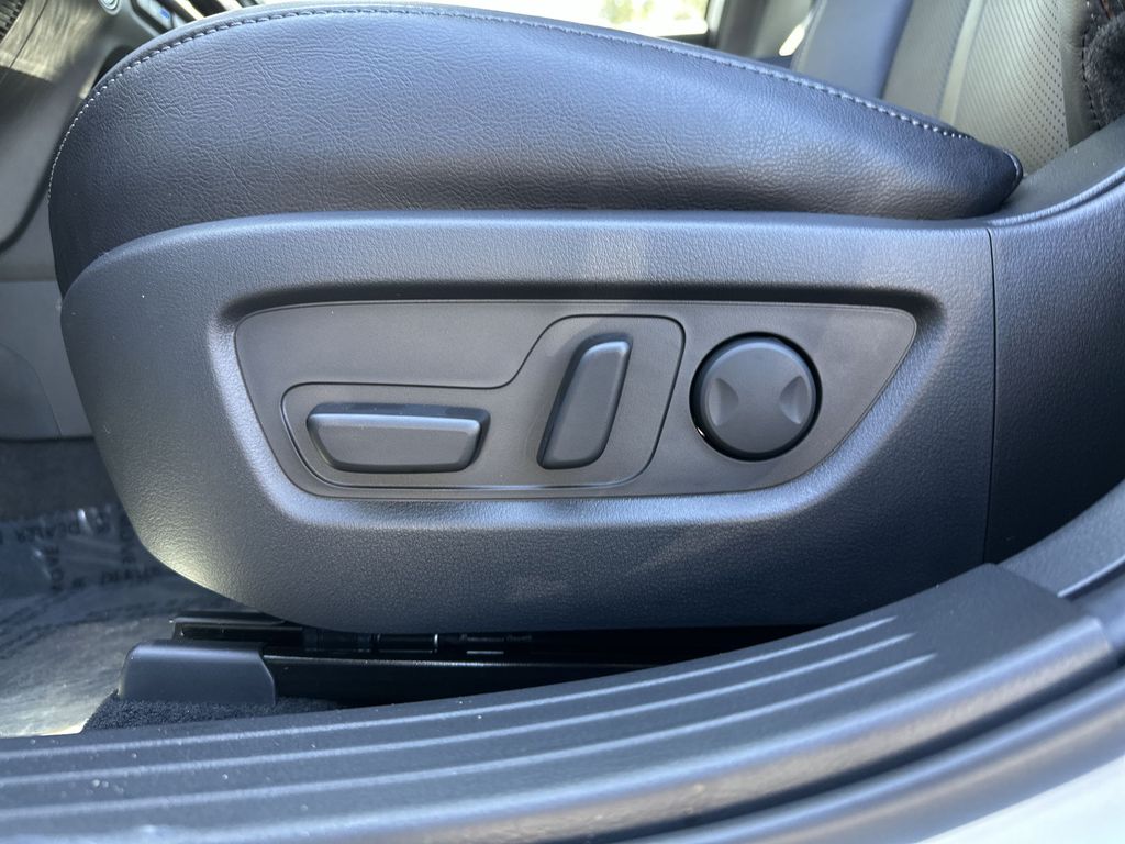 2026 Mazda CX-50 Hybrid Premium - 11