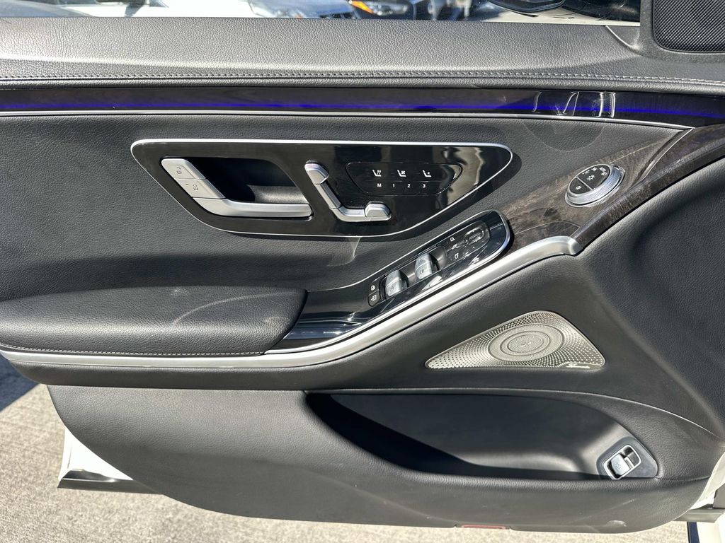 Thumbnail: 2022 Mercedes-Benz S-Class - 29