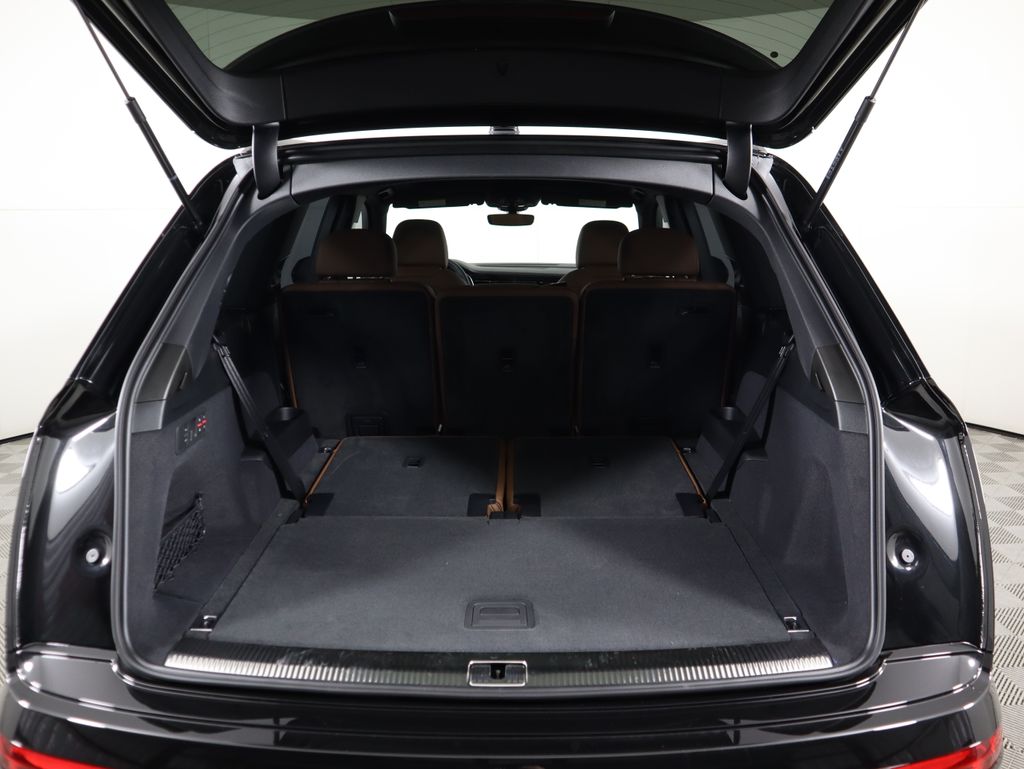 Thumbnail: 2026 Audi Q7 - 31