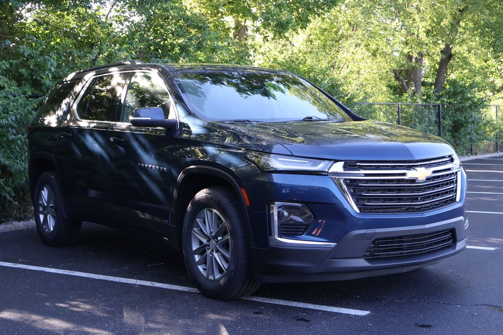 Thumbnail: 2023 Chevrolet Traverse - 12