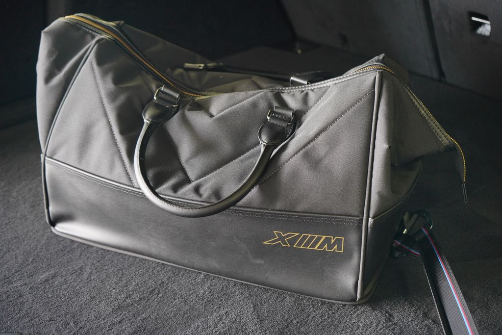 Thumbnail: 2026 BMW XM - 23