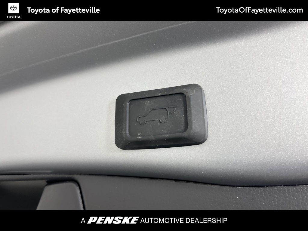 Thumbnail: 2025 Toyota RAV4 - 21