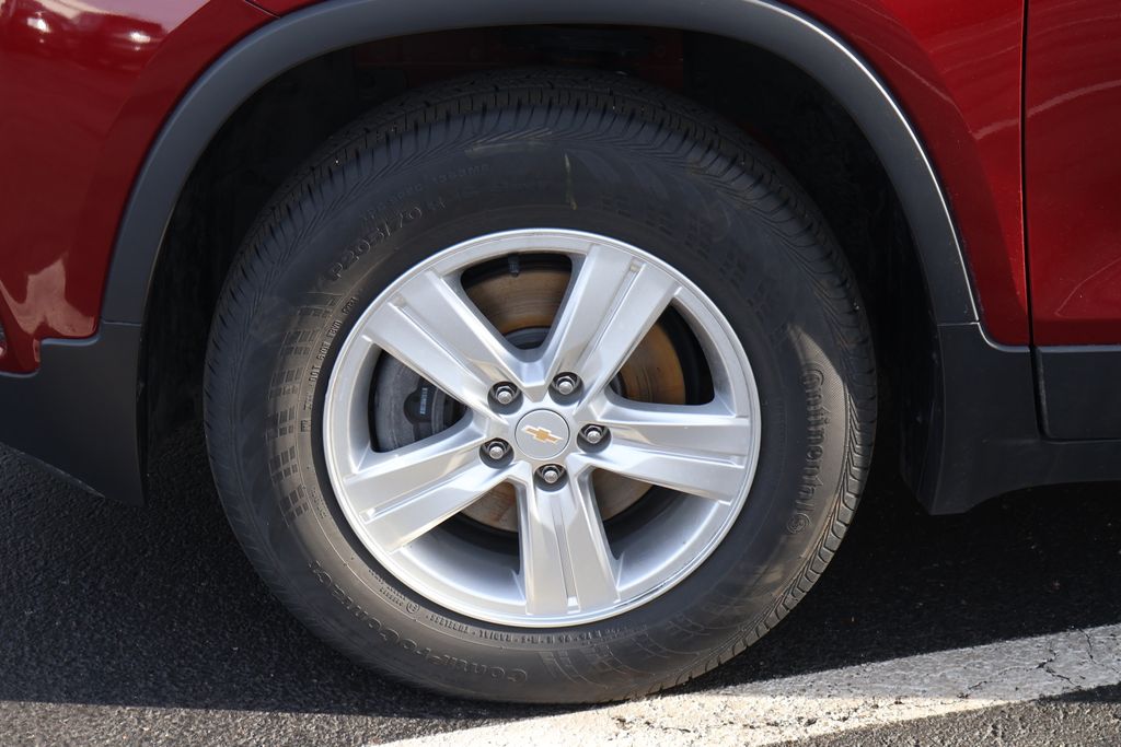 Thumbnail: 2022 Chevrolet Trax - 12