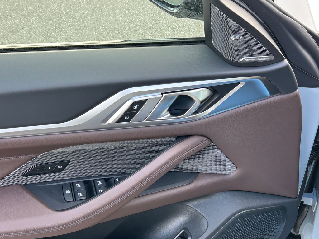 Thumbnail: 2026 BMW i4 - 12