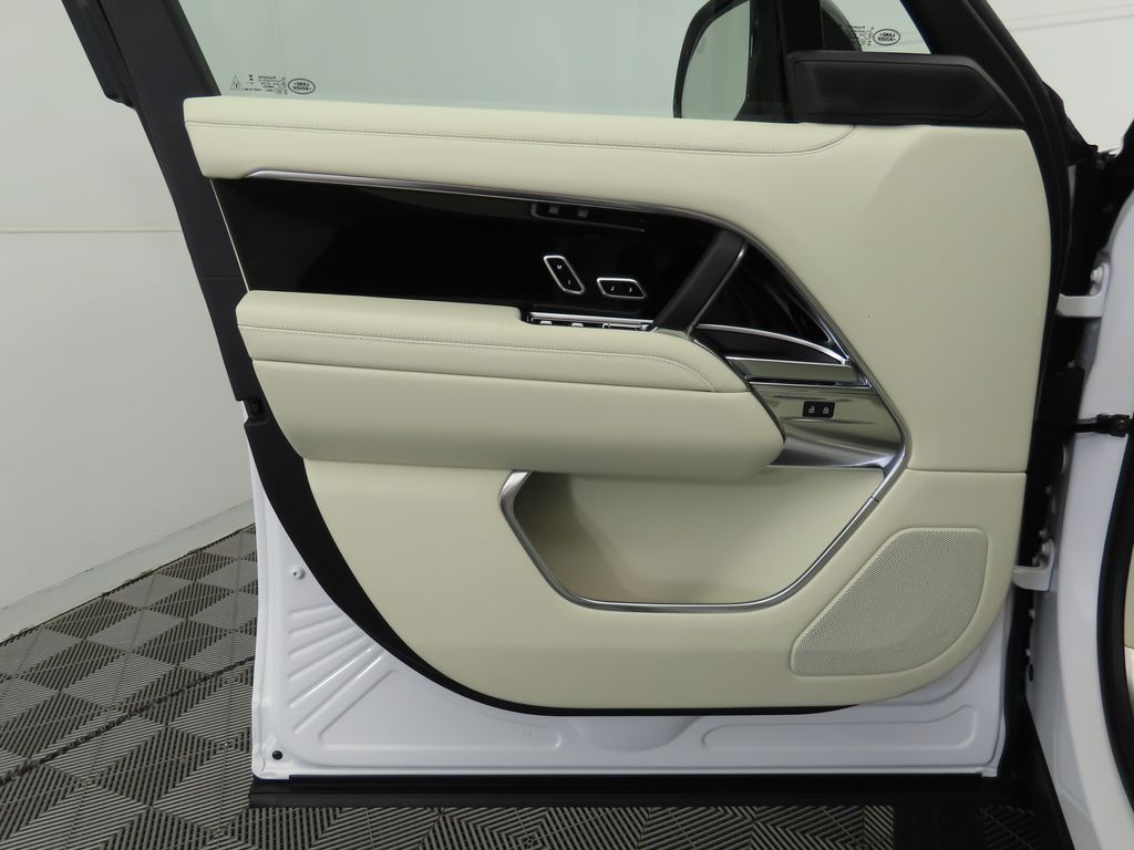 Thumbnail: 2025 Land Rover Range Rover - 25