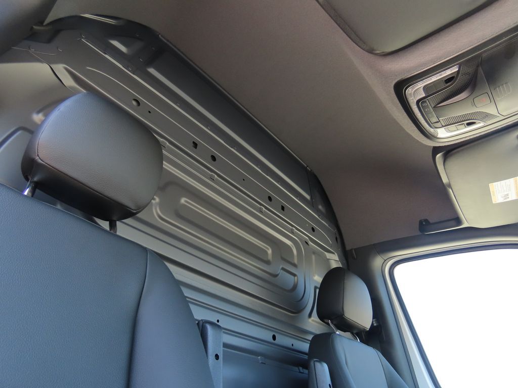 Thumbnail: 2025 Mercedes-Benz Sprinter - 18