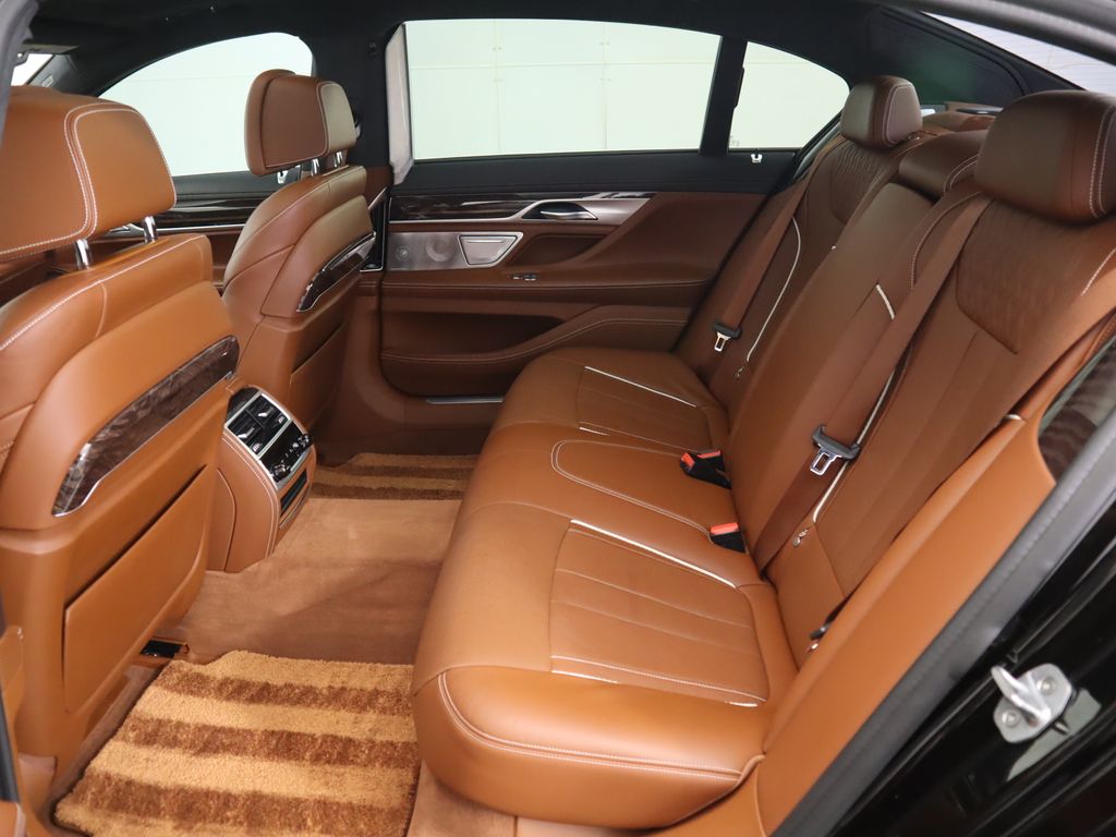 Thumbnail: 2019 BMW 7 Series - 22