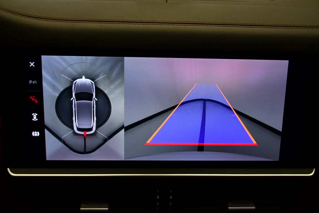 Thumbnail: 2023 Porsche Cayenne - 31