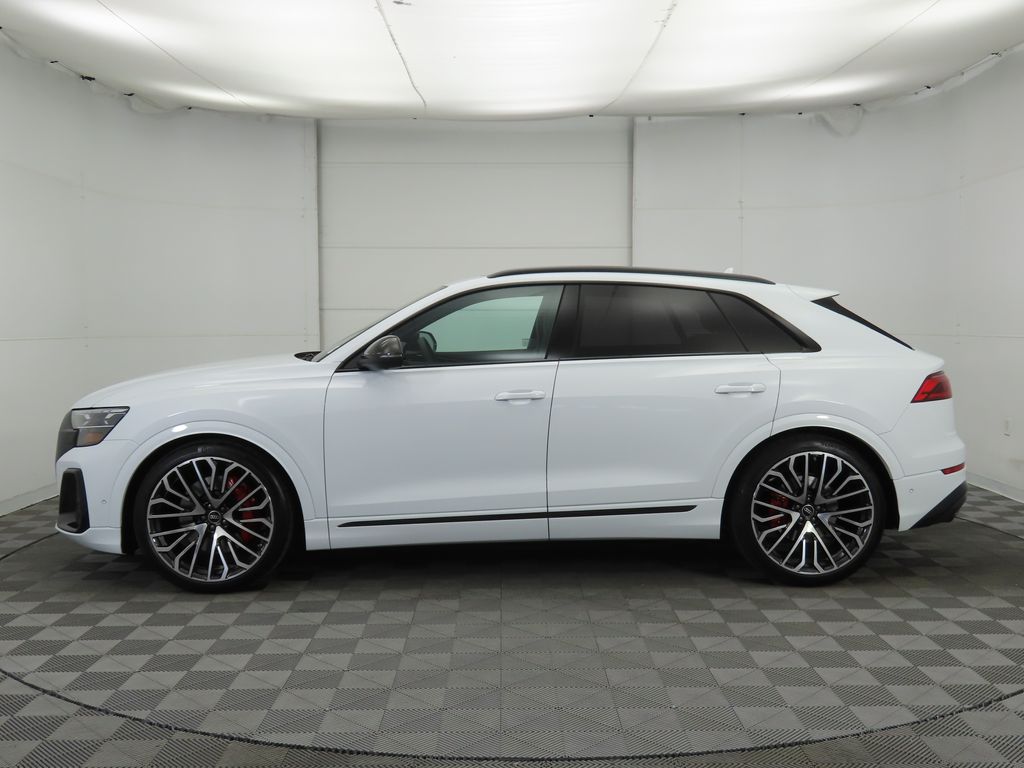 2025 Audi SQ8  8