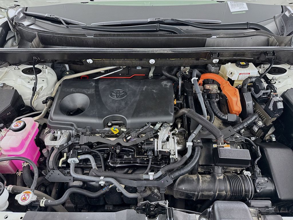 Thumbnail: 2021 Toyota RAV4 - 31
