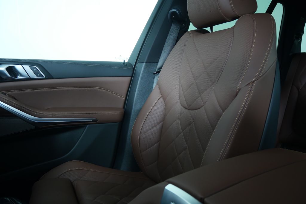 Thumbnail: 2026 BMW X5 - 21