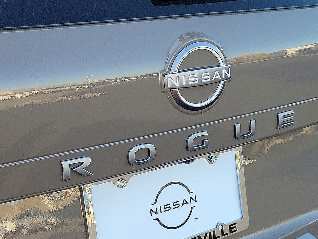 2025 Nissan Rogue SV 5