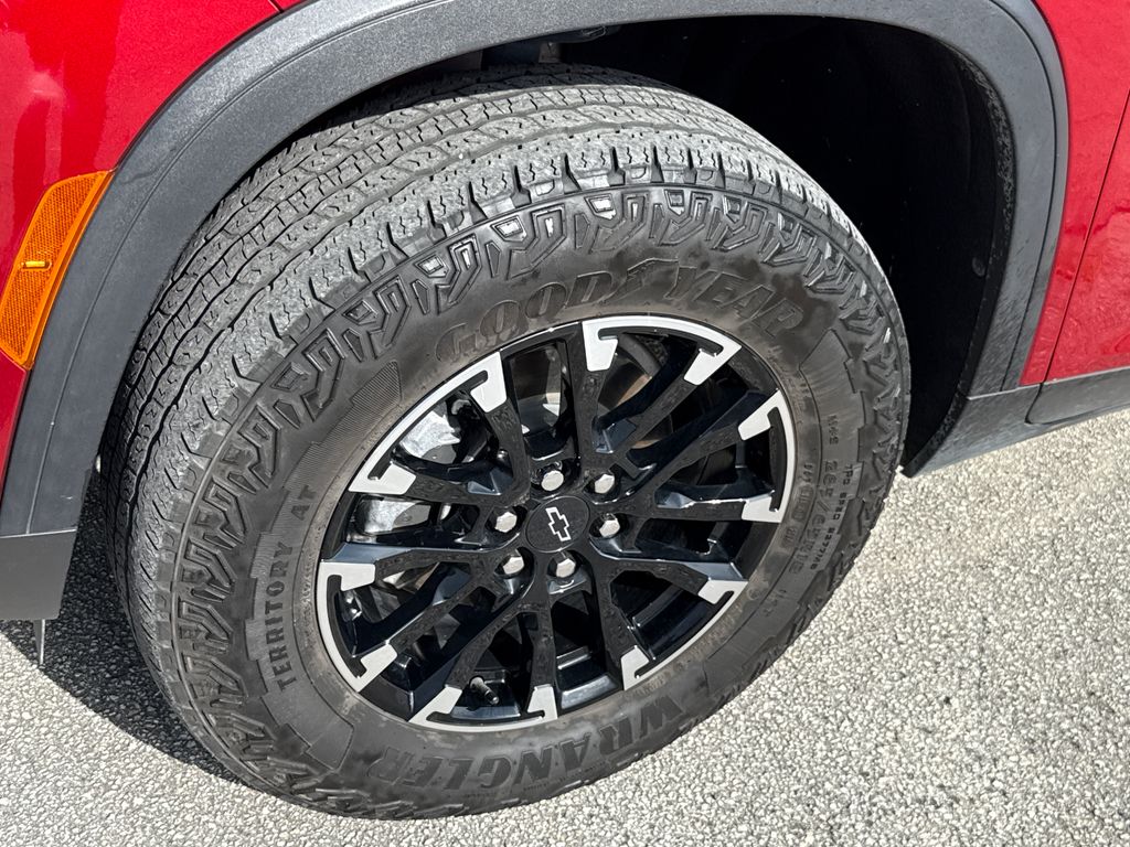 Certified Used 2024 Red Chevrolet Z71 image 13