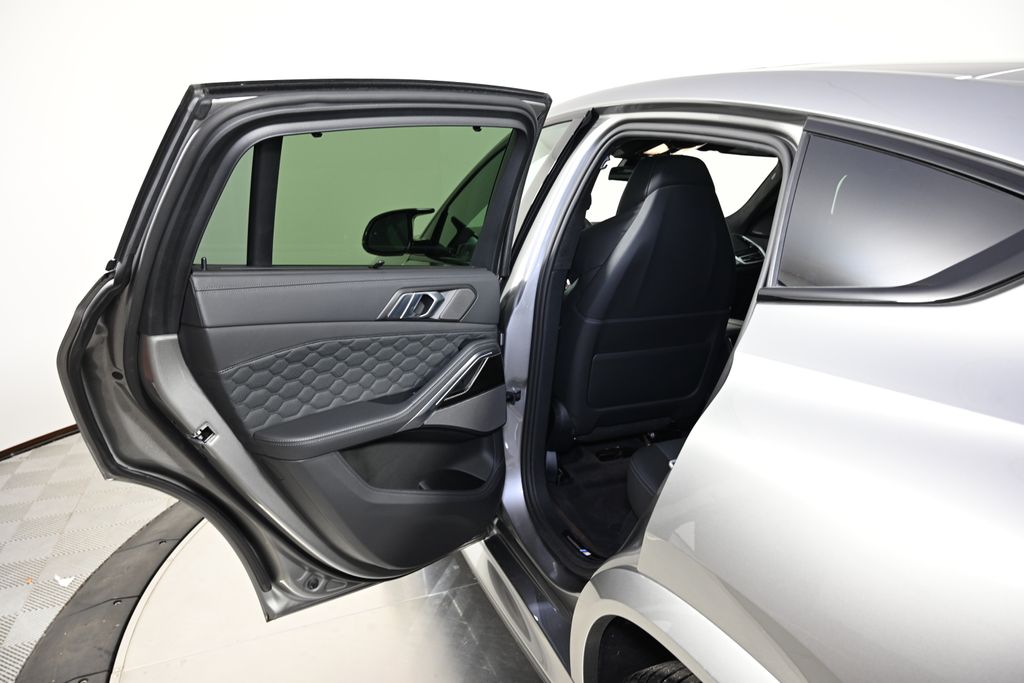 Thumbnail: 2022 BMW X6 - 24