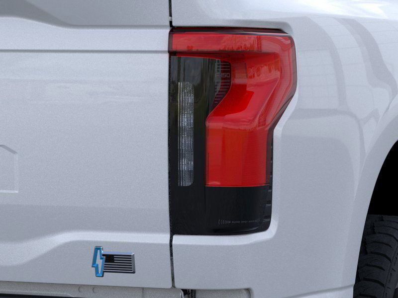 2025 Ford F-150 Lightning Flash - Photo 24