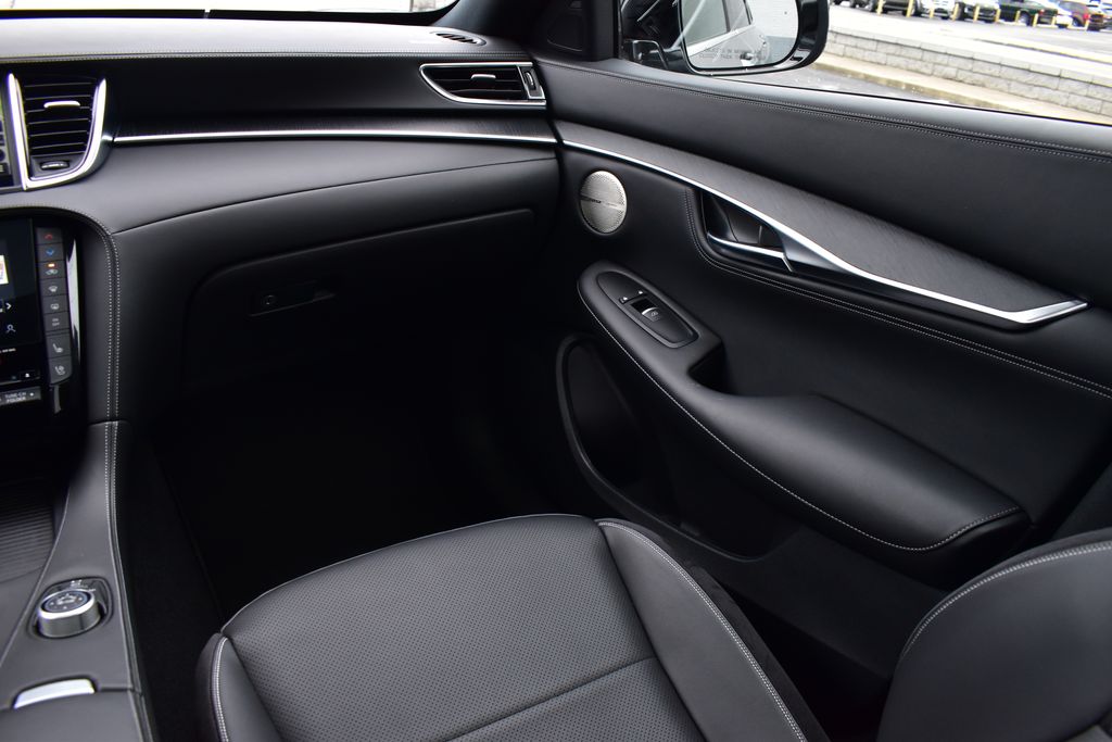 2023 INFINITI QX55 Sensory 26