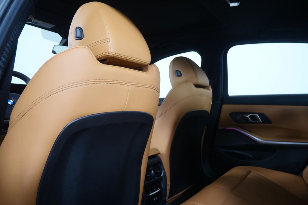 Thumbnail: 2025 BMW 3 Series - 16