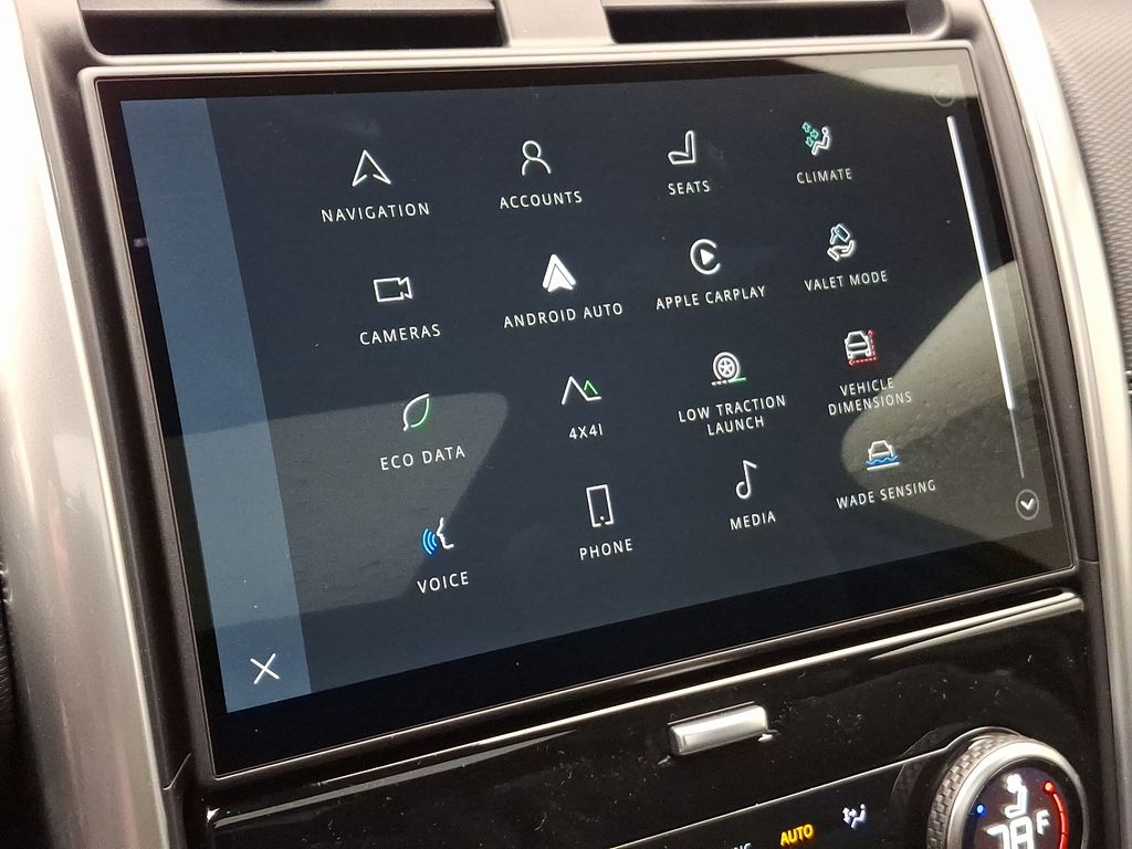 Thumbnail: 2025 Land Rover Discovery - 14