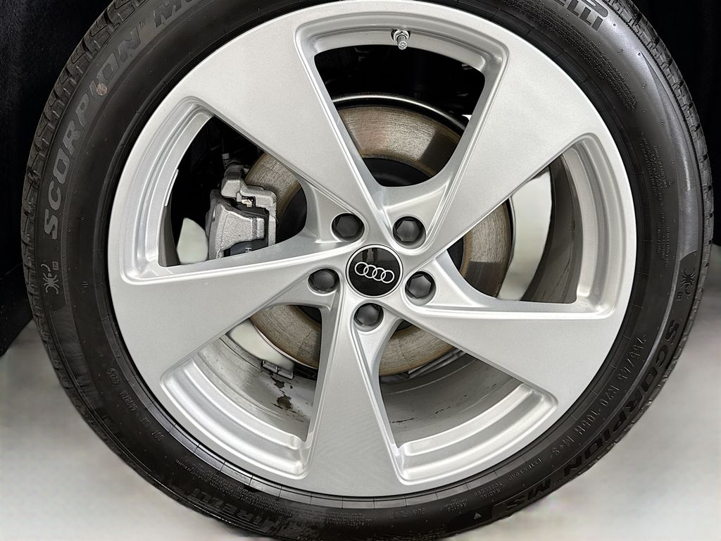 Thumbnail: 2025 Audi Q5 - 30