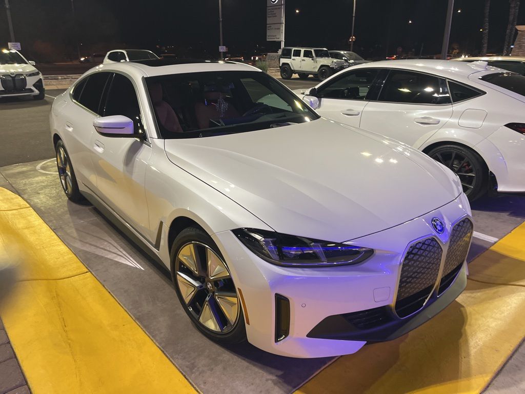 Thumbnail: 2025 BMW i4 - 3