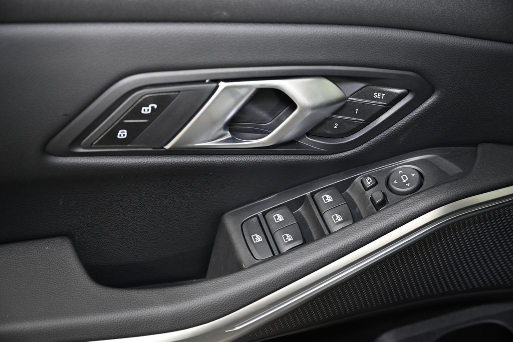 Thumbnail: 2026 BMW 3 Series - 22