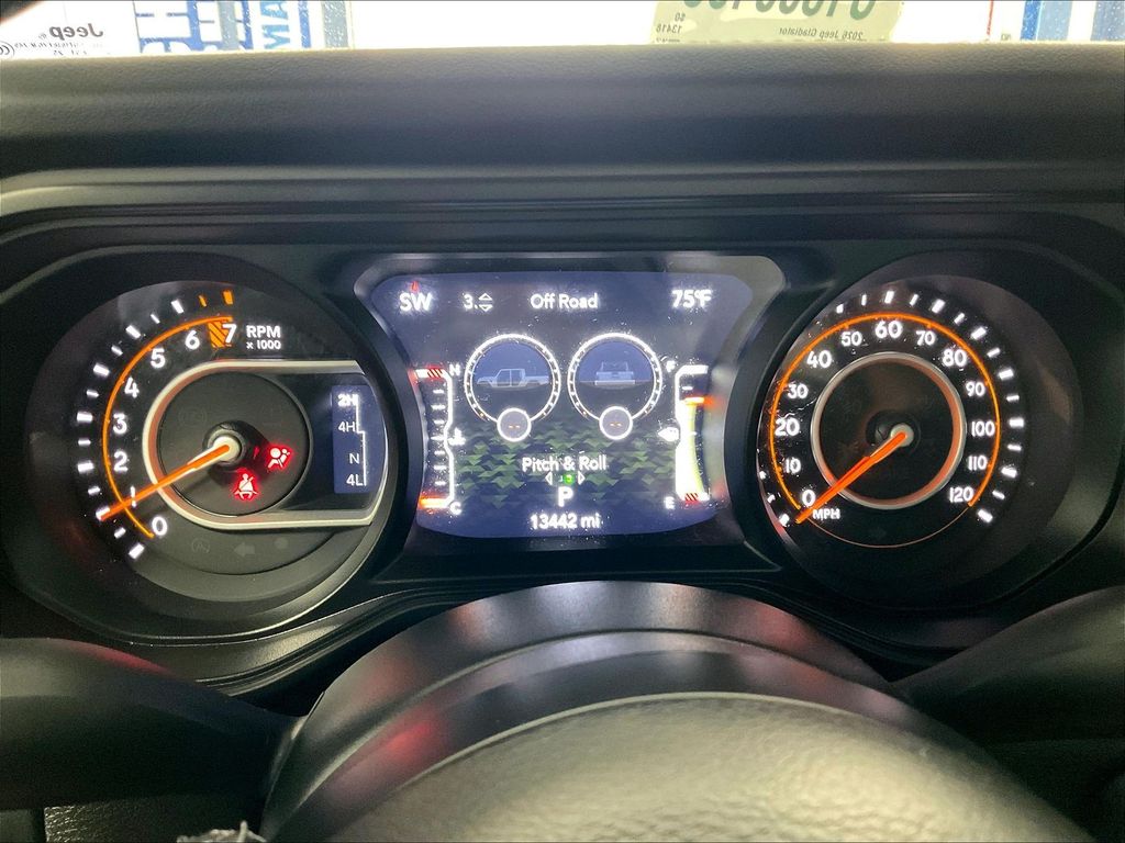 2026 Jeep Gladiator — photo 24