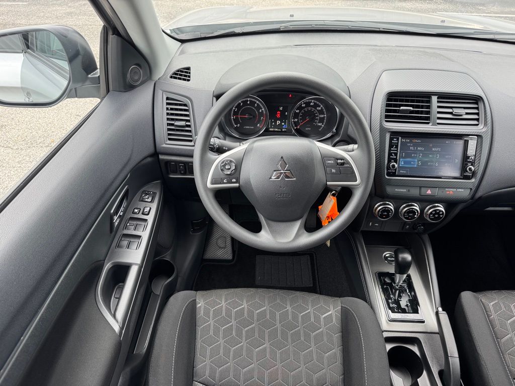 2025 Mitsubishi Outlander Sport ES photo 15