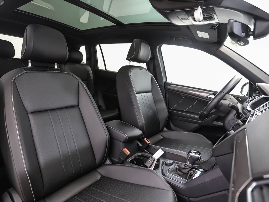 Thumbnail: 2022 Volkswagen Tiguan - 31