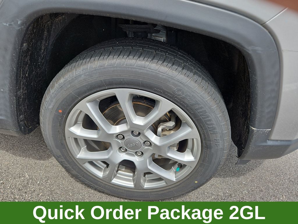 2022 Jeep Compass Latitude Lux Silver at Lugoff Nissan