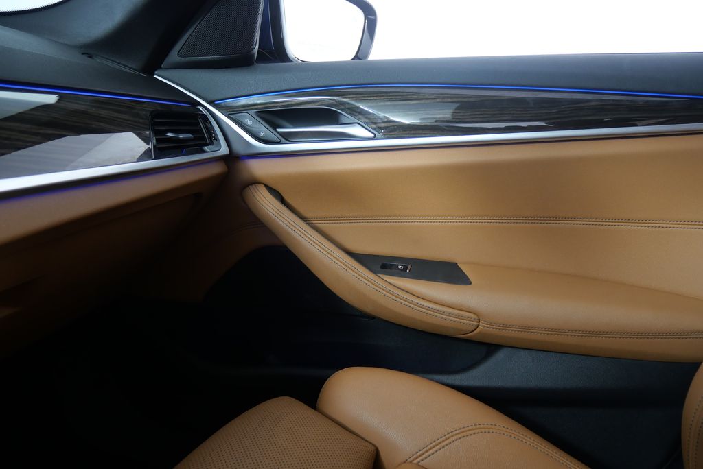 2022 BMW 5 Series 530i xDrive 26