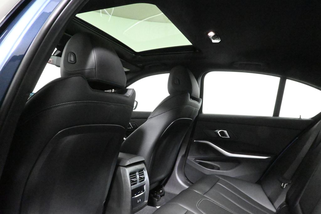 Thumbnail: 2026 BMW 3 Series - 32