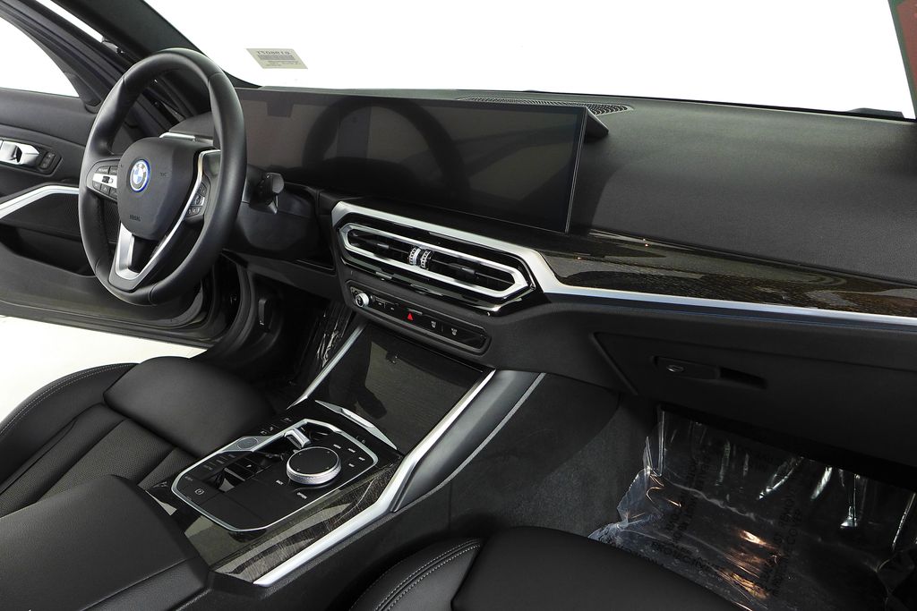 Thumbnail: 2023 BMW 3 Series - 13